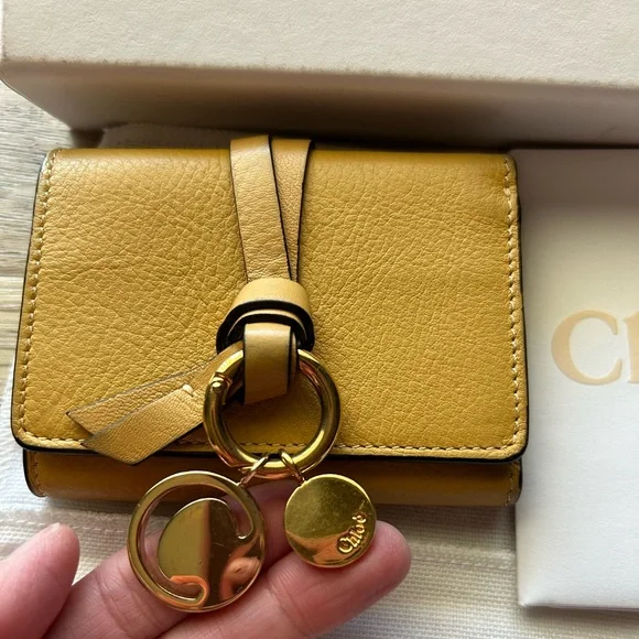 Chloé Alphabet Tri-fold Wallet Grained Leather BRAND NEW - Picture 2 of 9